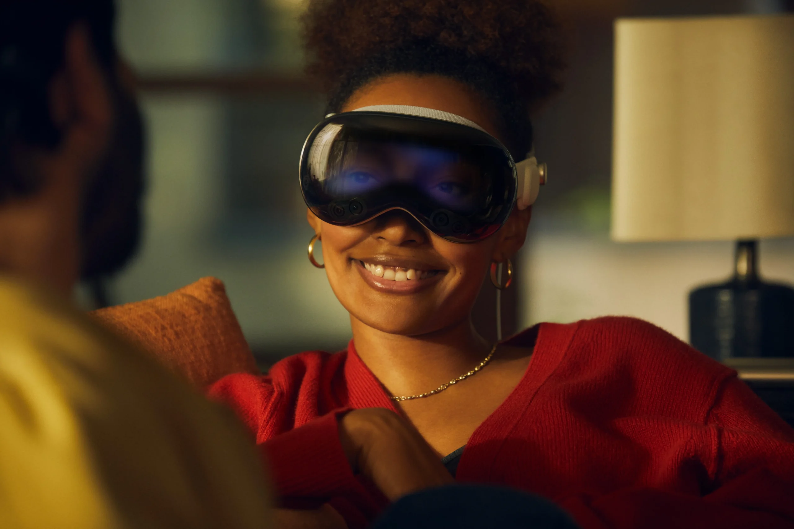 Apple Vision Pro Lifestyle EyeSight