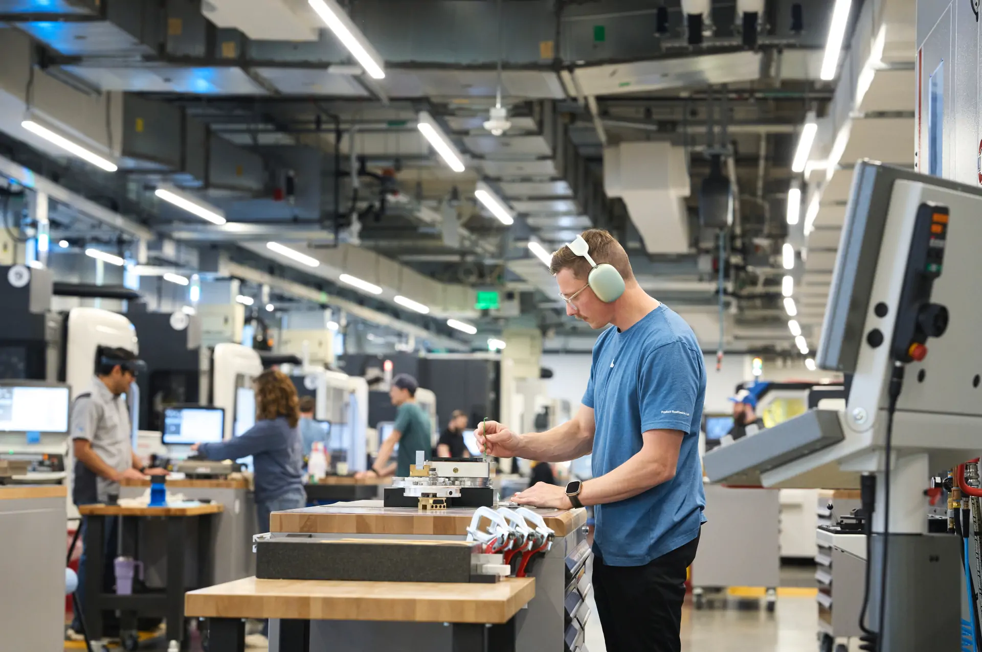 Apple Hardware Engineering R&D Lab
